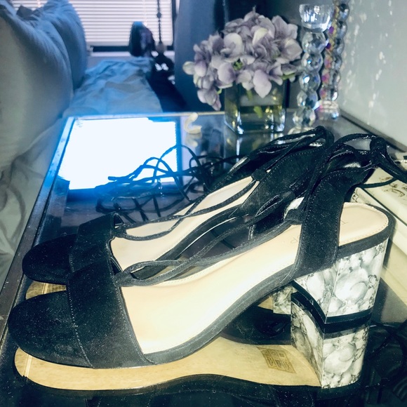 NWT Topshop Black Strappy Sandals w Chunky Heel - Picture 2 of 6